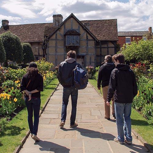 Students exploring William Shakespeare’s childhood home in the heart of Stratford-upon-Avon on a faculty-led trip