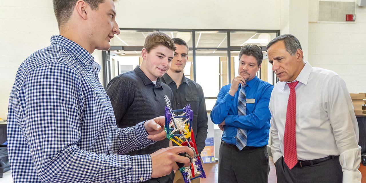 Engineering Students Talk to Dr. Pilling and Chris Curia