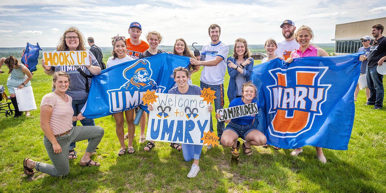 Students Prepare for Welcome Week