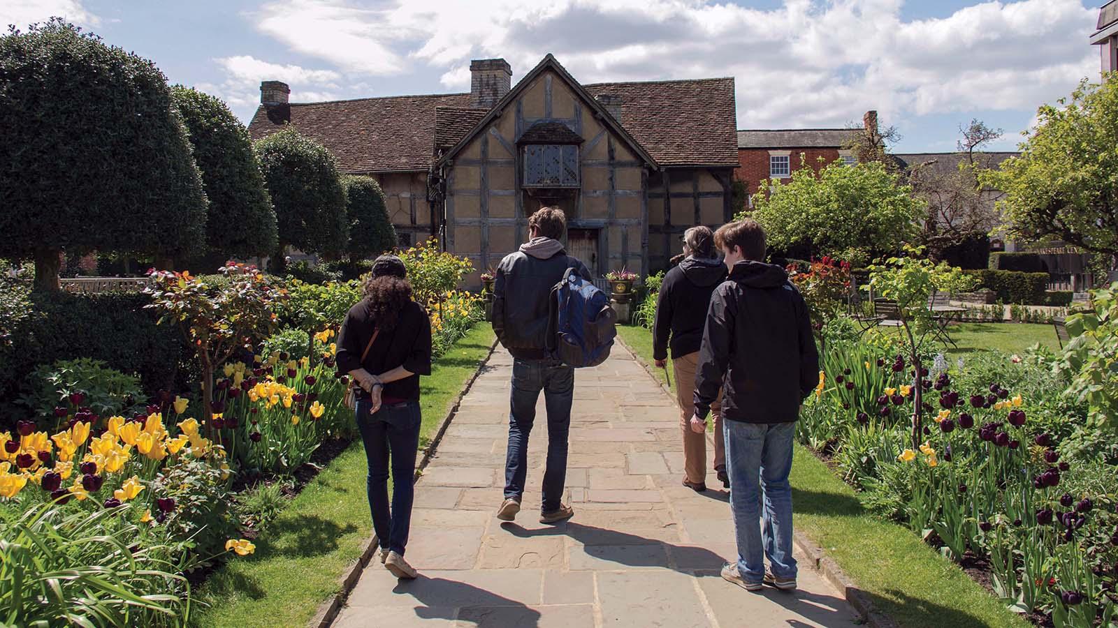 Students exploring William Shakespeare’s childhood home in the heart of Stratford-upon-Avon on a faculty-led trip