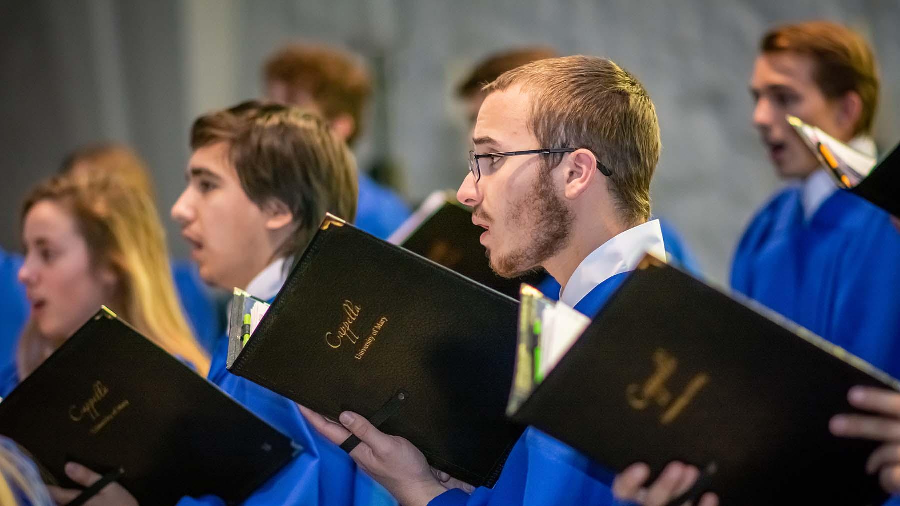 Cappella singing in the chapel