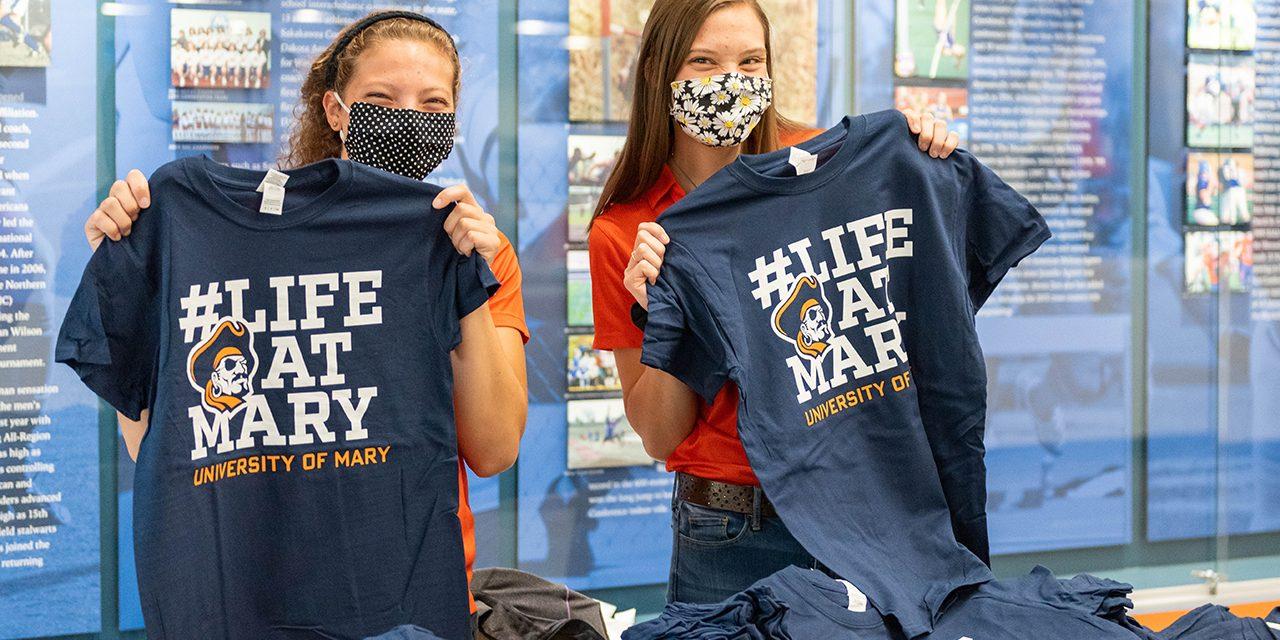 Students with University of Mary Shirts
